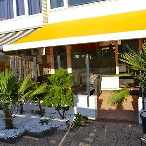 beachy-chic-zandvoort.zandvoort-hotels.com/
